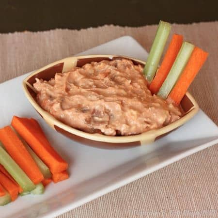 Buffalo Bacon Blue Dip | @CupcakeKaleChip #dip @Chobani #greekyogurt #glutenfree #appetizer Buffalo Bacon Blue Dip