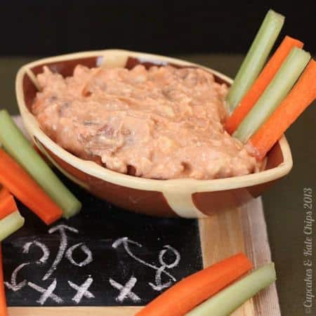 Buffalo Bacon Blue Dip | @CupcakeKaleChip #dip @Chobani #greekyogurt #glutenfree #appetizer Buffalo Bacon Blue Dip