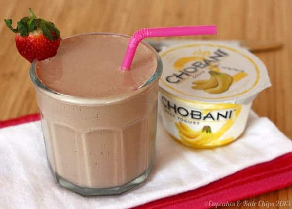 Banana @Chobani Funky Monkey Smoothie | cupcakesandkalechips.com #smoothie #chocolate #peanutbutter #banana #greekyogurt Banana Chobani Funky Monkey Smoothie