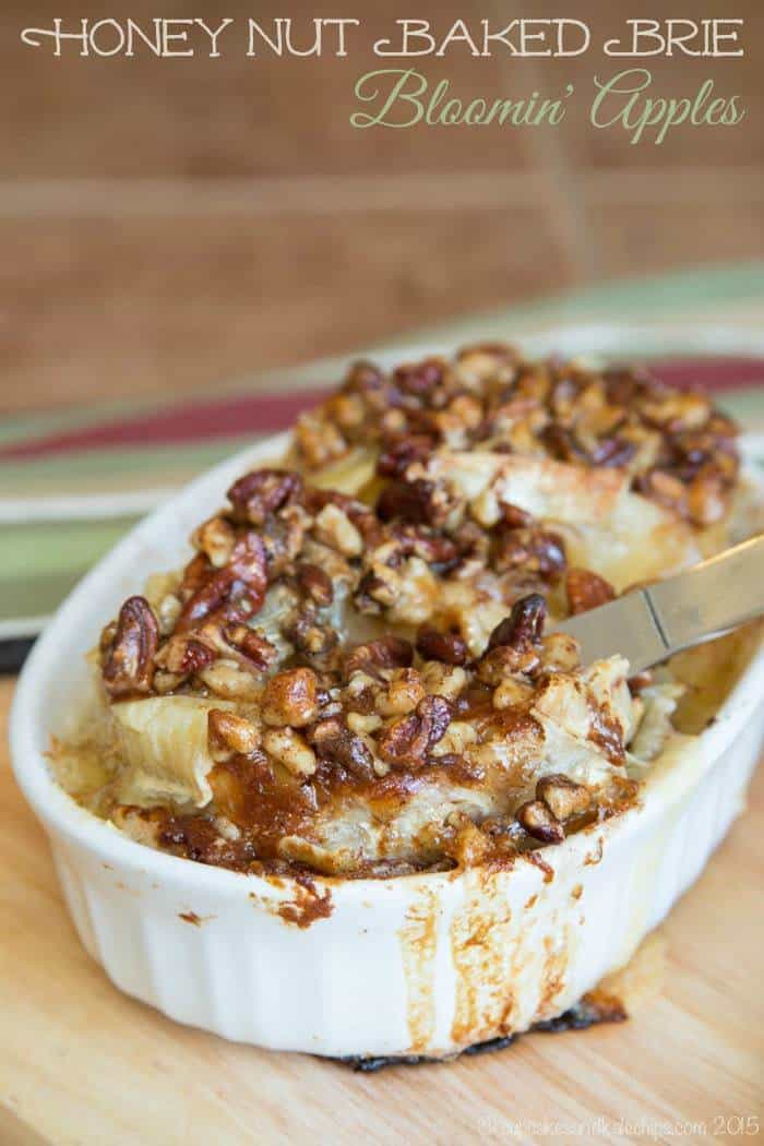 Honey Nut Baked Brie Bloomin' Apples - melty Brie cheese oozing between "petals" of fruit make this semi-copycat recipe and irresistible appetizer! | cupcakesandkalechips.com | vegetarian, gluten free recipe