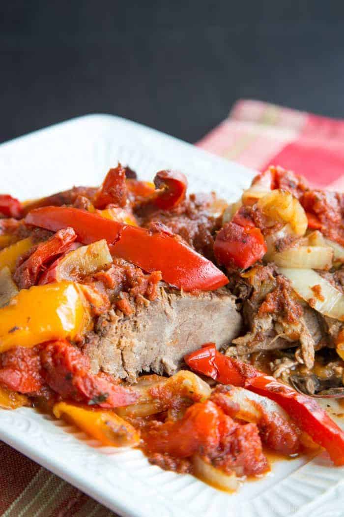 Slow Cooker Steak Pizzaiola Slow Cooker Steak Pizzaiola - a super simple family dinner that takes just a few pantry ingredients. Let it cook all day in the crockpot and come home to a hearty dinner. | cupcakesandkalechips.com | gluten free, paleo recipe