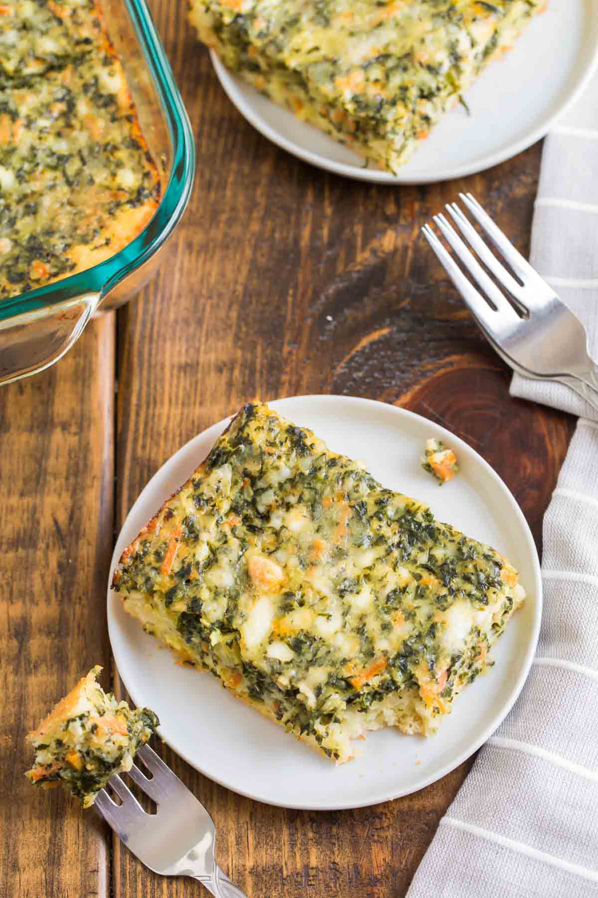 https://cupcakesandkalechips.com/wp-content/uploads/2012/04/Cheesy-Vegetarian-Gluten-Free-Breakfast-Bake.jpg