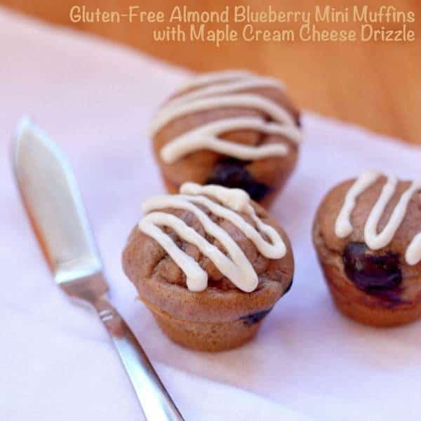  Flourless Almond Blueberry Mini Muffins - a simple snack or bite-sized breakfast recipe that's naturally gluten-free and packed with healthy ingredients | cupcakesandkalechips.com
