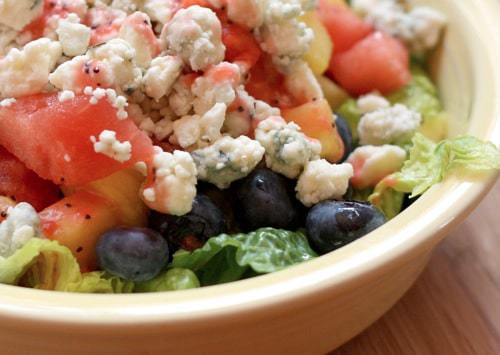 Summer Fruit and Blue Cheese Salad with Strawberry Lime Poppy Seed Vinaigrette - a summer salad with a perfect sweet and savory combo for a light lunch or meatless dinner. | cupcakesandkalechips.com | gluten free, vegetarian