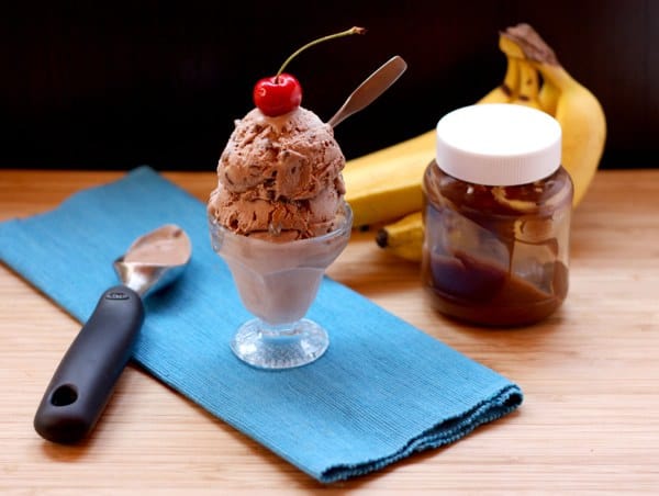 No-Cook 5-Ingredient Bana-Nutella Chip Ice Cream | cupcakesandkalechips.com #nutella #icecream #nocook