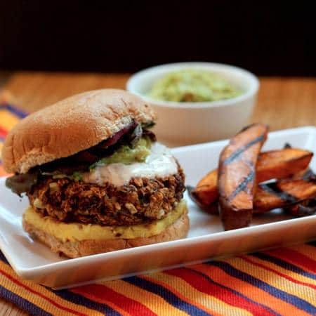 Black bean quinoa burgers are a great gluten free Cinco de Mayo food option, or a quick and easy vegetarian dinner any time of the year. | cupcakesandkalechips.com #vegetarian #quinoa