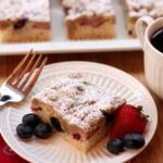 Red, White Blueberry Crumb Cake for 4th of July HolidayRecipeClub Cupcakes Kale Chips Red, White Blueberry Crumb Cake for 4th of July HolidayRecipeClub Cupcakes Kale Chips