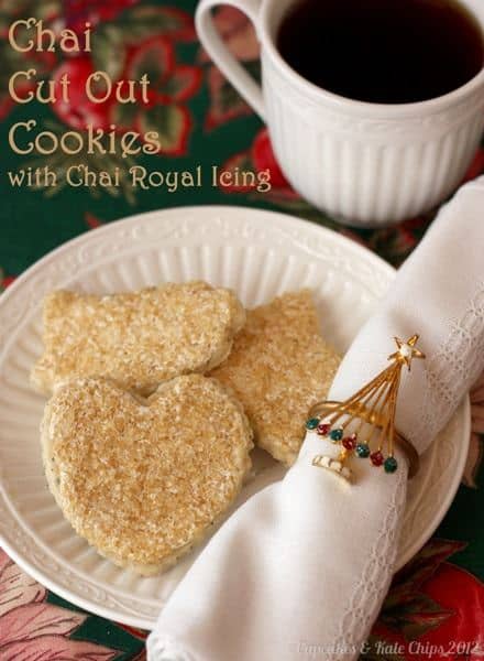 Chai Tea Cut Out Cookies with Chai Royal Icing | cupcakesandkalechips.com | #christmascookies #christmas #chaitea