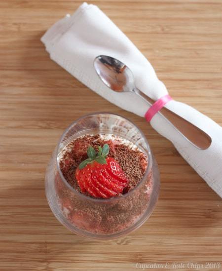 Good-for-You Strawberry Tiramisu Cheesecake Cups | cupcakesandkalechips.com | #glutenfree #grainfree #nobake 