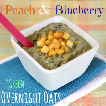 Peach & Blueberry "Green" Overnight Oats - combine the convenience of overnight oats and the health benefits of green smoothies | cupcakesandkalechips.com #overnightoats #greekyogurt #glutenfree