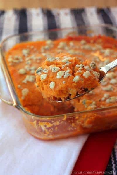 Buffalo Chicken Shepherd's Pie | cupcakesandkalechips.com | #buffalochicken #shepherdspie #sweetpotatoes