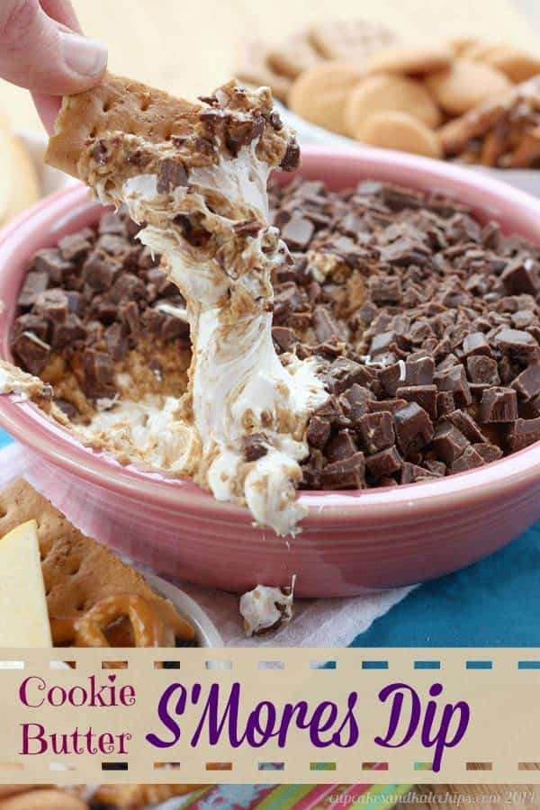 Cookie Butter S'Mores Dip - marshmallow and chocolate, swirled with Biscoff or Speculoos spread is an ooey gooey dessert dip! Who needs a campfire? | cupcakesandkalechips.com