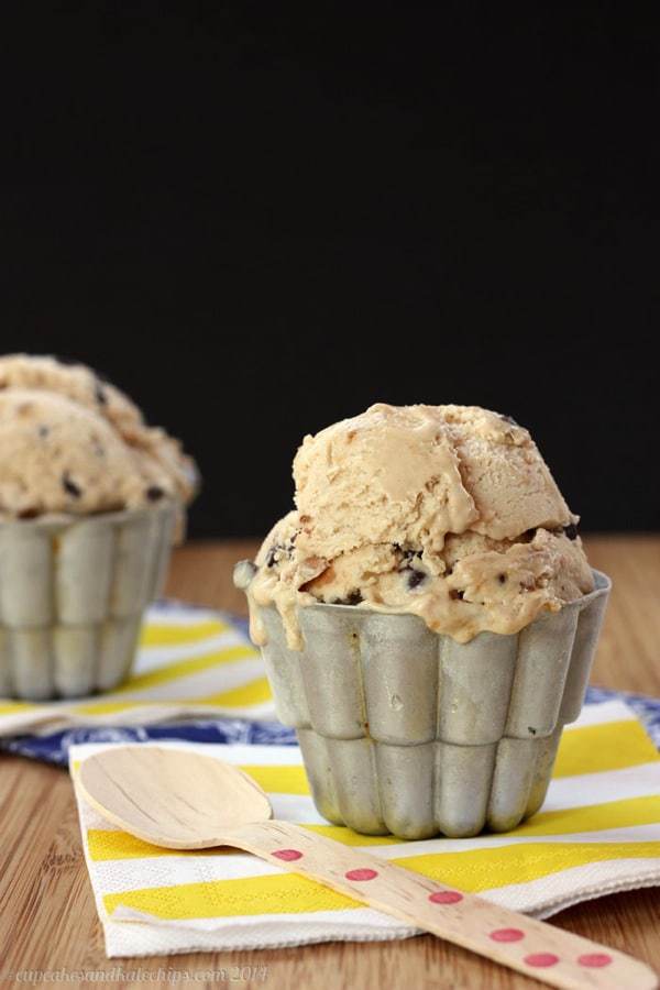 "Funky Monkey" PB Ripple Chip Banana Ice Cream - it's easy to make the best ice cream ever for peanut butter and chocolate lovers! | cupcakesandkalechips.com | #dessert #glutenfree