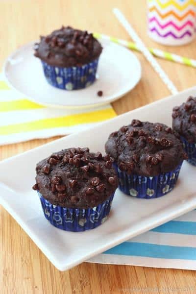 {Healthier} Whole Wheat Double Chocolate Chip Muffins | cupcakesandkalechips.com | #breakfast #snack #dessert