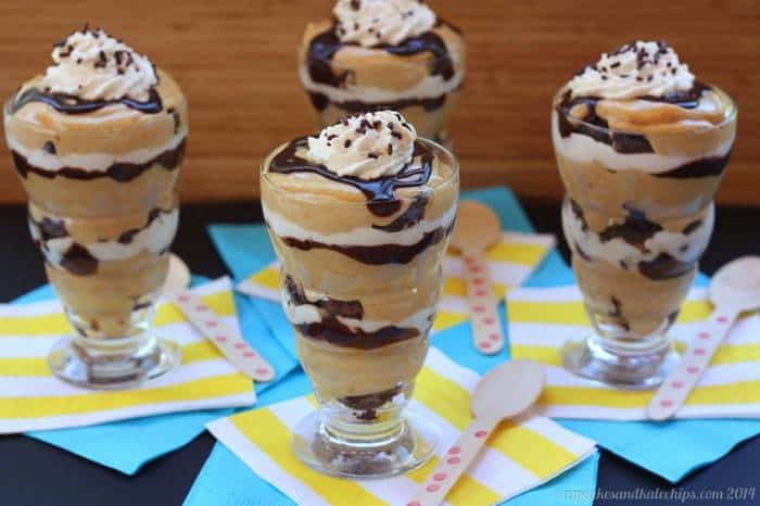 Brownie Peanut Butter Mousse Parfaits - layers of chocolate and peanut butter! One of the best desserts I've made! | cupcakesandkalechips.com | #glutenfree option