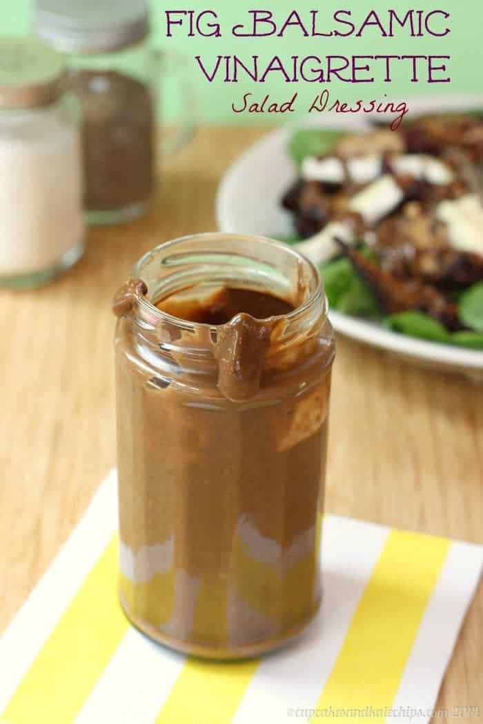 Fig Balsamic Vinaigrette Salad Dressing - 4 ingredients, 5 minutes to make this sweet, tangy gluten-free salad dressing | cupcakesandkalechips.com | #glutenfree #vegan