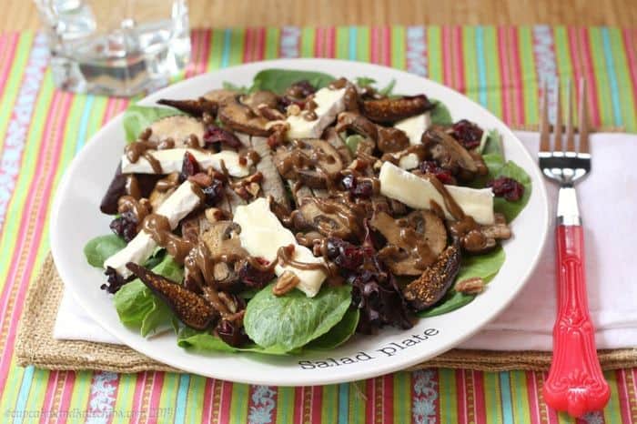 Bella & Brie Steakhouse Salad with Fig Balsamic Vinaigrette - our new favorite! | cupcakesandkalechips.com | #glutenfree #beef #steak