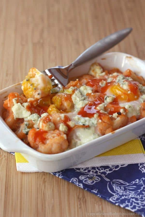 Buffalo Cauliflower Baked Eggs for a quick, easy breakfast or lunch | cupcakesandkalechips.com | #spicy #brunch #glutenfree