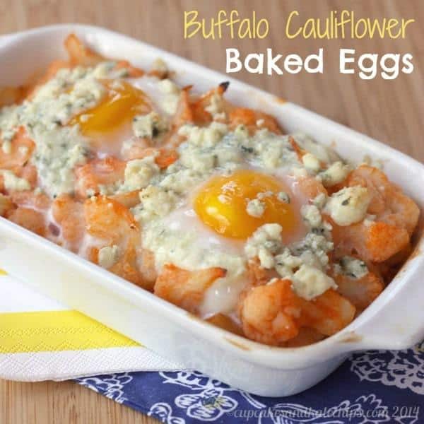 Buffalo Cauliflower Baked Eggs for a quick, easy breakfast or lunch | cupcakesandkalechips.com | #spicy #brunch #glutenfree