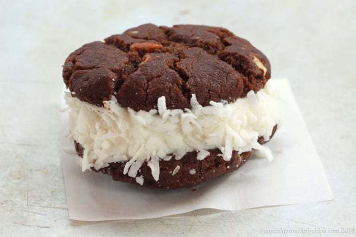 Flourless Chocolate Almond Coconut Ice Cream Sandwiches - coconut ice cream or sorbet sandwiched between two chocolaty cookies is a fun frozen dessert that's gluten free with a dairy-free option. |cupcakesandkalechips.com