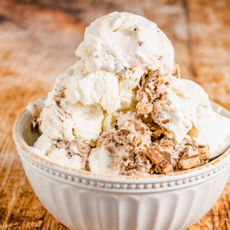 Nutella Toffee Ice Cream in a white decorative bowl