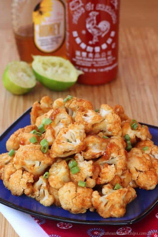 Honey Lime Sriracha Glazed Cauliflower Wings - spicy, sweet, sticky appetizer, snack or side dish! | cupcakesandkalechips.com | #glutenfree #vegetarian #vegan