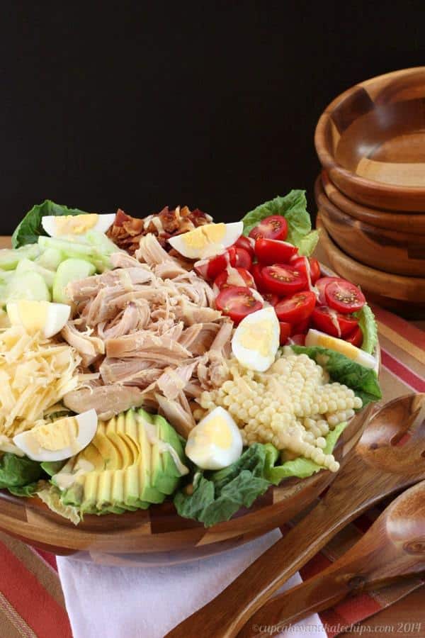 Vermont Meets New Jersey Ultimate Cobb Salad with Creamy Greek Yogurt Maple Dijon Dressing | cupcakesandkalechips.com | #bacon #cheese #glutenfree