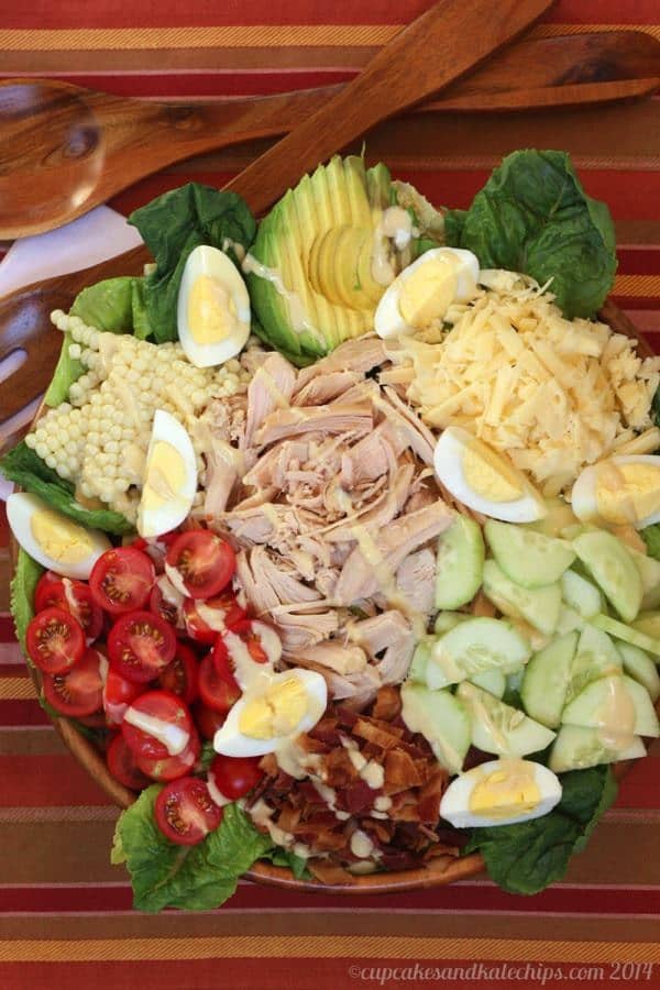 Vermont Meets New Jersey Ultimate Cobb Salad with Creamy Greek Yogurt Maple Dijon Dressing | cupcakesandkalechips.com | #bacon #cheese #glutenfree