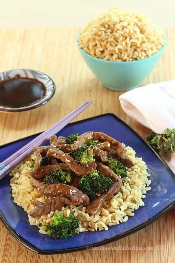 Gluten Free Stir Fried Beef and Broccoli - get dinner on the table in less than 30 minutes with #McCormickFlavor #GlutenFree Recipe Mixes | cupcakesandkalechips.com | #AD