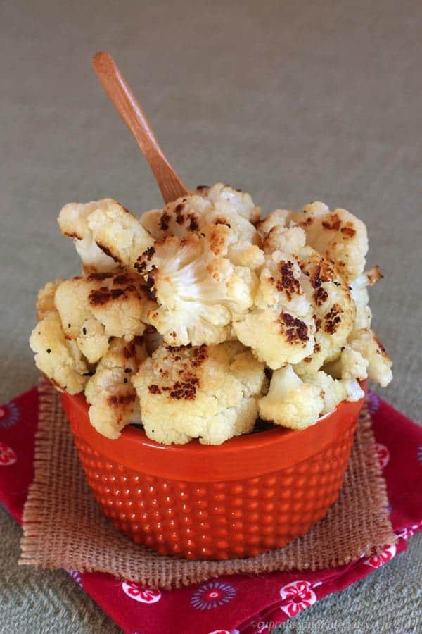 Basic Roasted Cauliflower - my tips and tricks for how to roast cauliflower and have it turn out perfect every time! | cupcakeskalechips.com | #glutenfree #vegetable #vegan