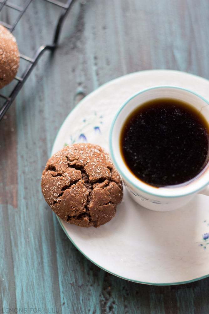 Espresso Snickerdoodles combine coffee and snickerdoodles into one glorious cookie recipe. Pin to your cookies or dessert board! | lemonsforlulu.com for cupcakesandkalechips.com