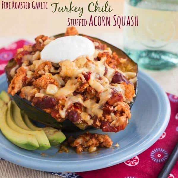 Fire Roasted Garlic Turkey Chili Stuffed Acorn Squash - a healthy, low carb alternative to a bread bowl, and it's quick and easy enough for a family dinner even on a busy weeknight | cupcakesandkalechips.com | #WeekdaySupper with #McSkilletSauce