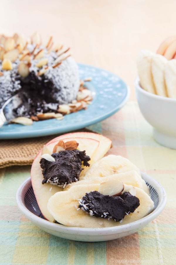 Flourless Almond Joy Cookie Dough Ball has the classic combination of chocolate, coconut, and almonds in a decadent dessert dip that's secretly healthy! | cupcakesandkalechips.com | gluten free, vegan