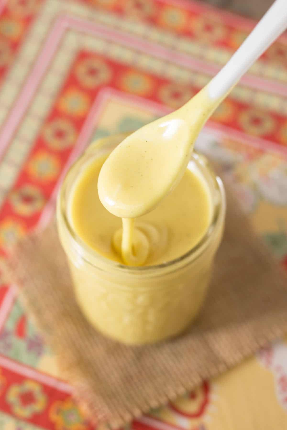 Vanilla Bean Grapefruit Curd - top some toast, ice cream, yogurt, or just a spoon with this rich & creamy but also fresh & citrusy dessert spread | cupcakesandkalechips.com | #VanillaWeek, gluten free