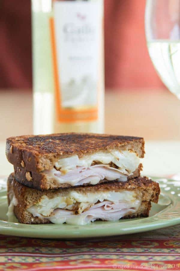 Roasted Cauliflower, Ham and Brie Grilled Cheese - an unexpected and incredible flavor combination with rich, melty Brie cheese. | cupcakesandkalechips.com