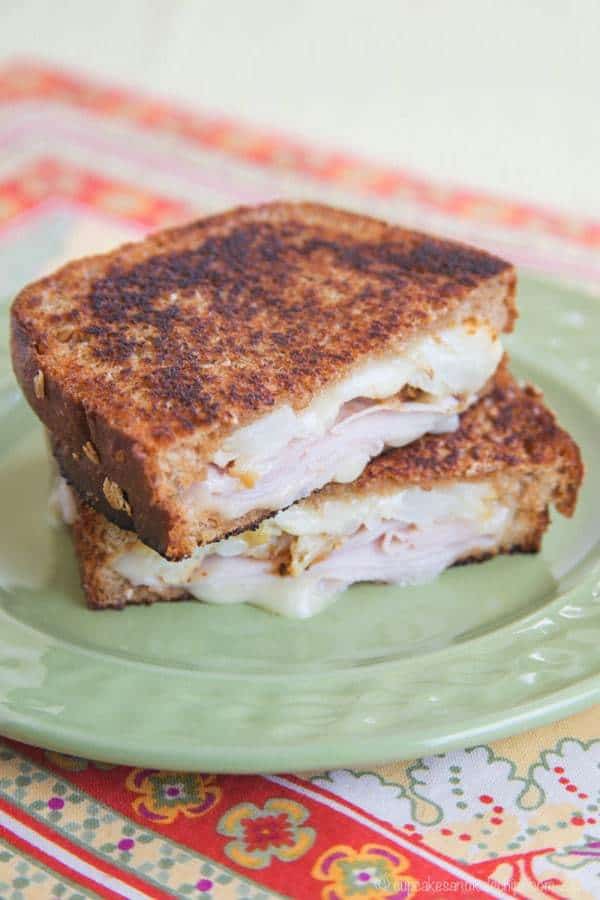 Roasted Cauliflower, Ham and Brie Grilled Cheese - an unexpected and incredible flavor combination with rich, melty Brie cheese. | cupcakesandkalechips.com