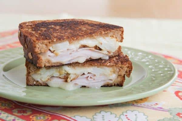 Roasted Cauliflower, Ham and Brie Grilled Cheese - an unexpected and incredible flavor combination with rich, melty Brie cheese. | cupcakesandkalechips.com