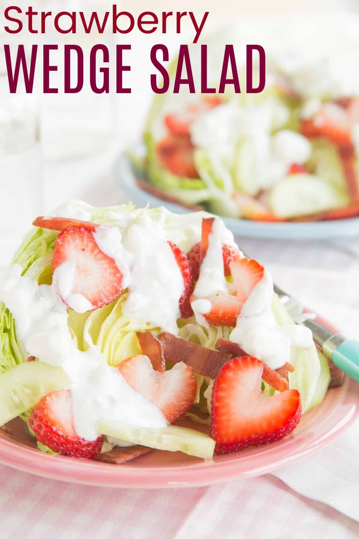 Strawberry, Bacon and Blue Cheese Wedge Salad - a light and fresh twist on a classic salad recipe. An easy and healthy summer side dish, or top it with grilled chicken or steak for dinner! | cupcakesandkalechips.com