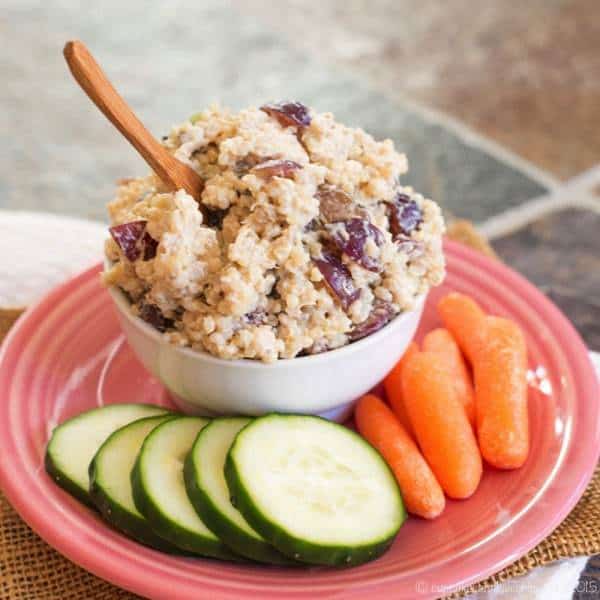 Waldorf Quinoa Chicken Salad - a simple, healthy, and protein-packed combination with sweet juicy grapes and crunchy walnuts. Make it for an easy summer dinner or lunches all week | cupcakesandkalechips.com | gluten free recipe 