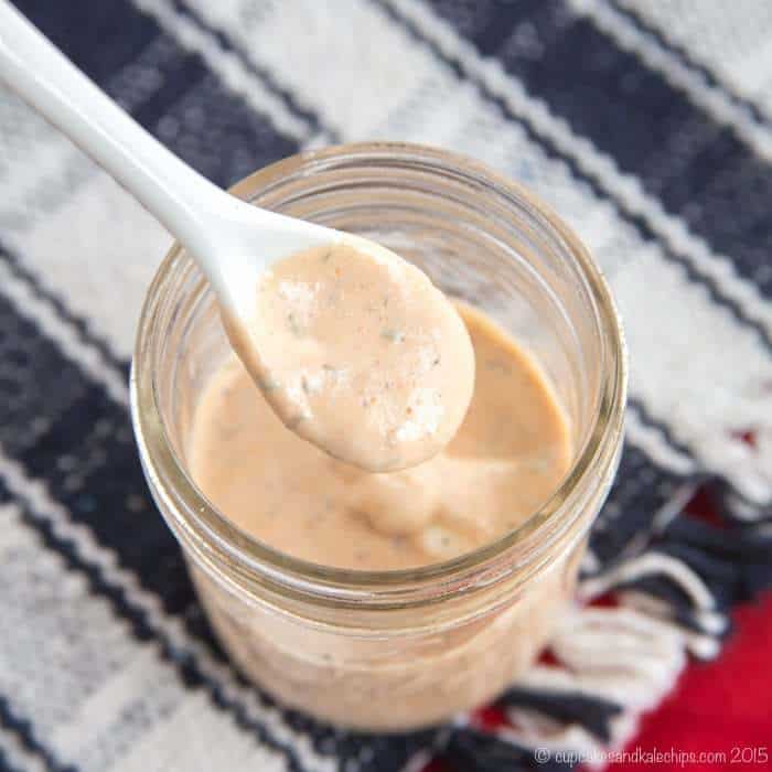 Greek Yogurt Barbecue Ranch Dressing - you just need basic ingredients to put a healthy and tangy twist on the classic Ranch salad dressing recipe for dipping veggies or drizzling over salads. | cupcakesandkalechips.com | gluten free, low carb recipe