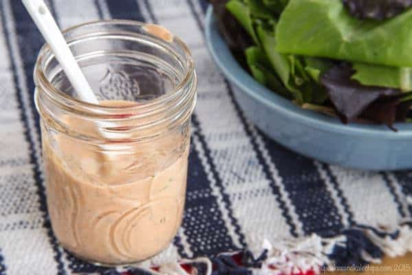 Greek Yogurt Barbecue Ranch Dressing - you just need basic ingredients to put a healthy and tangy twist on the classic Ranch salad dressing recipe for dipping veggies or drizzling over salads. | cupcakesandkalechips.com | gluten free, low carb recipe