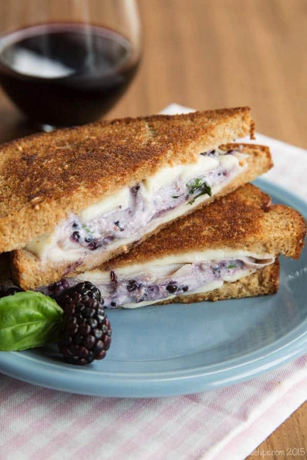 Ham, Blackberry Ricotta, and Fresh Mozzarella Grilled Cheese - this recipe takes the classic comfort food sandwich to fancy pants with plenty of ooey gooey cheesy goodness and a touch of sweet summer berries. | cupcakesandkalechips.com