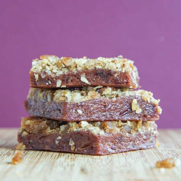 Cherry Crumble No Bake Energy Bars - a healthy snack bar with a sweet cherry layer and a streusel crumb topping. | cupcalesandkalechips.com | gluten free, vegan recipe