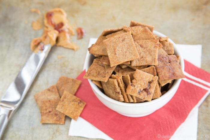 Peanut Butter and Jelly Swirl Whole Wheat Crackers - combine two kid favorites into one tasty and wholesome snack recipe. #spon | cupcakesandkalechips.com