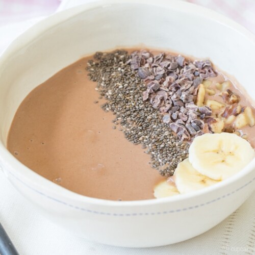 Healthy Chocolate Banana Smoothie Bowl Recipe - tastes like dessert!