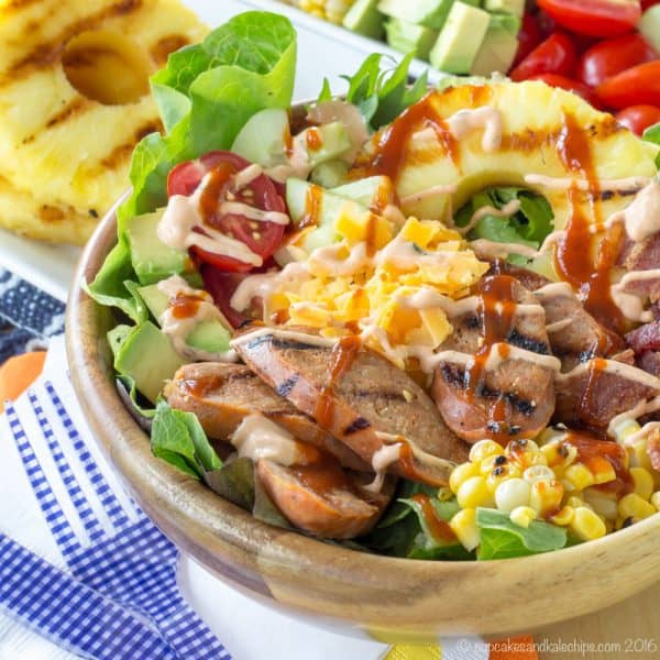 Sweet and Smoky BBQ Chicken Sausage Grilled Summer Salad - set up a salad bar filled with toppings from the grill including @alfrescogourmet Sweet & Smoky BBQ Chicken Sausage for easy summer entertaining! #grillalfresco #ad | cupcakesandkalechips.com | gluten free