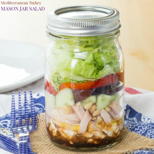 Layered Taco Salad in a Jar Plus Packing Tips - The Dinner-Mom