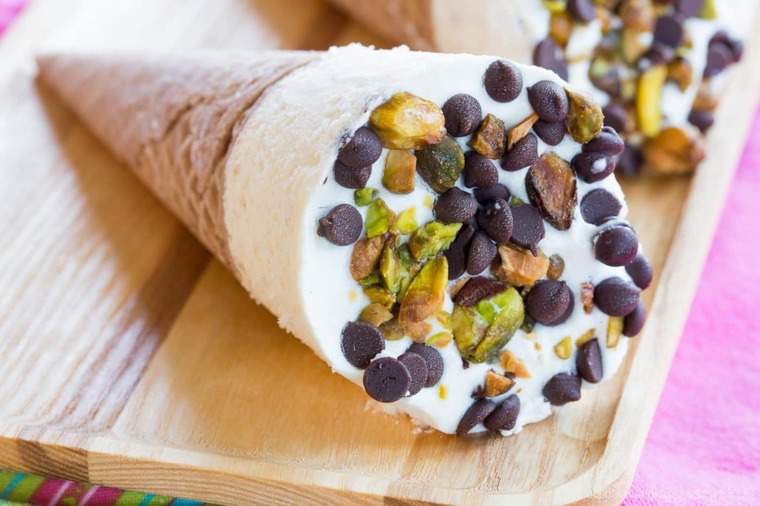 Cannoli Ice Cream Cones - a fun frozen twist on the classic Italian dessert.
