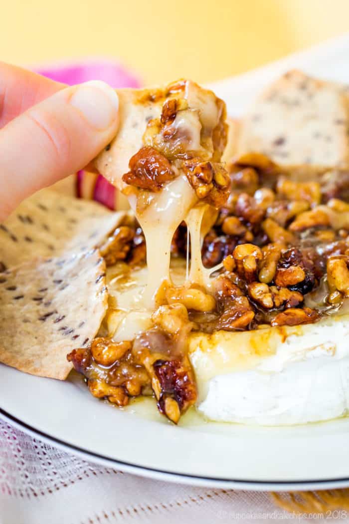 Baked Brie Appetizer served with crackers