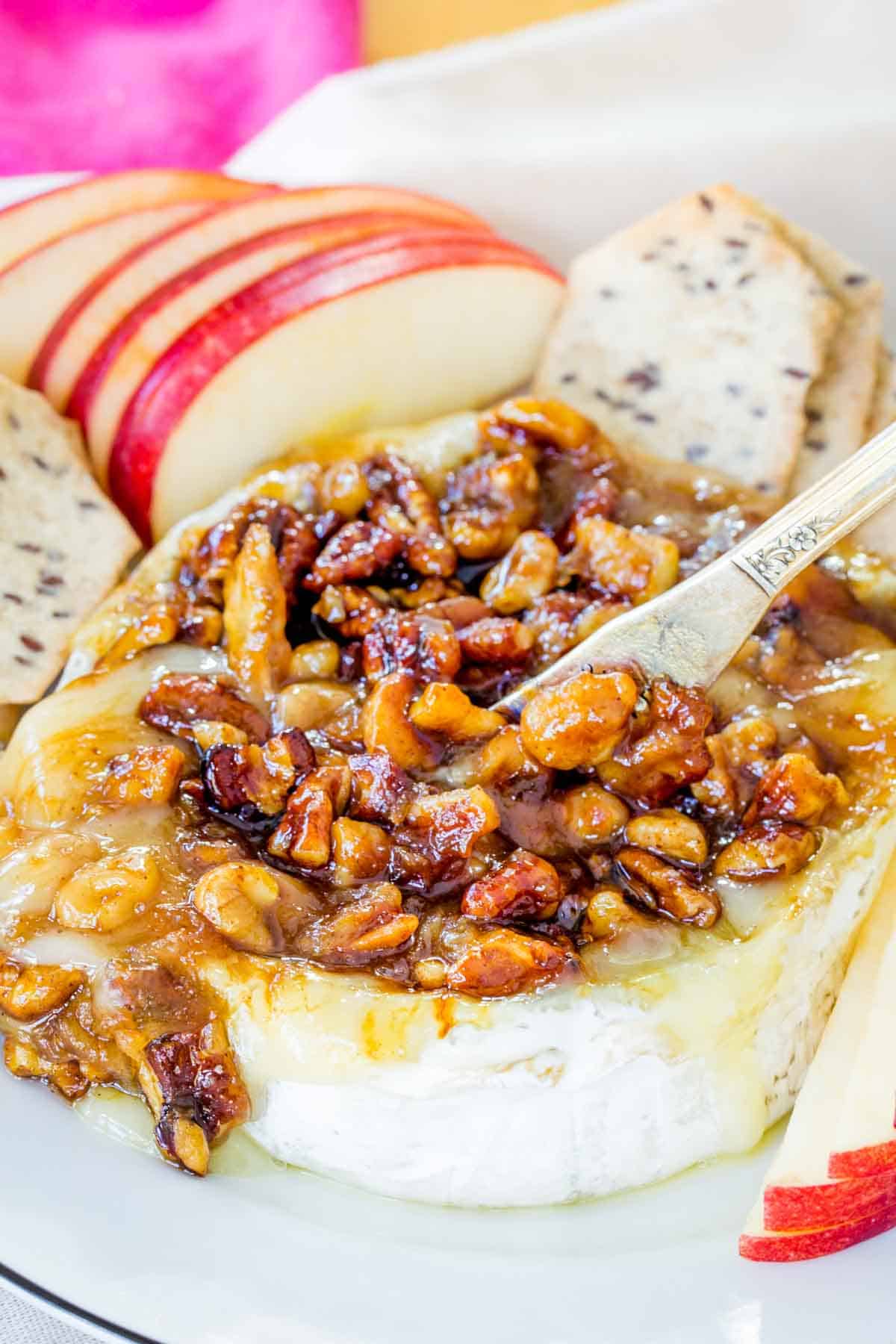 Apples-and-Honey Baked Brie Recipe